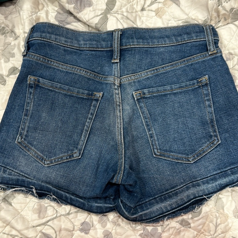 Banana Republic Women's Classic Blue Jean Shorts - Picture 3 of 3